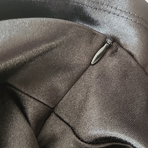 Fashion Nova satin pants black - Picture 8 of 9